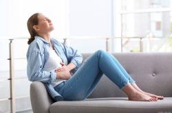 单纯内膜增生的症状是什么？子宫内膜增生有哪些表现？